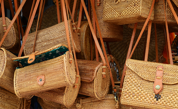 สร้างความประทับใจในงานเกษียณด้วยกระเป๋าของที่ระลึกที่ไม่เหมือนใคร Balinese handmade rattan eco bags