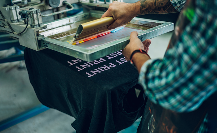 10 ไอเดียของที่ระลึกสุดพิเศษ Screen printed shirts
