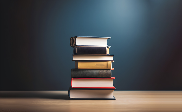 10 ไอเดียของที่ระลึกสุดพิเศษ Stack of books